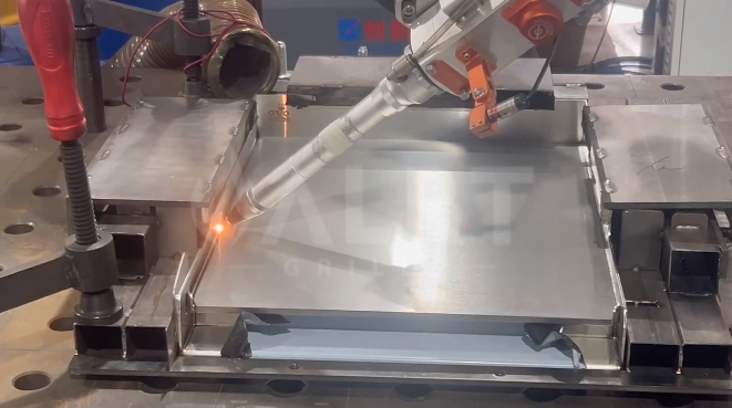 Welding the top of the griddle